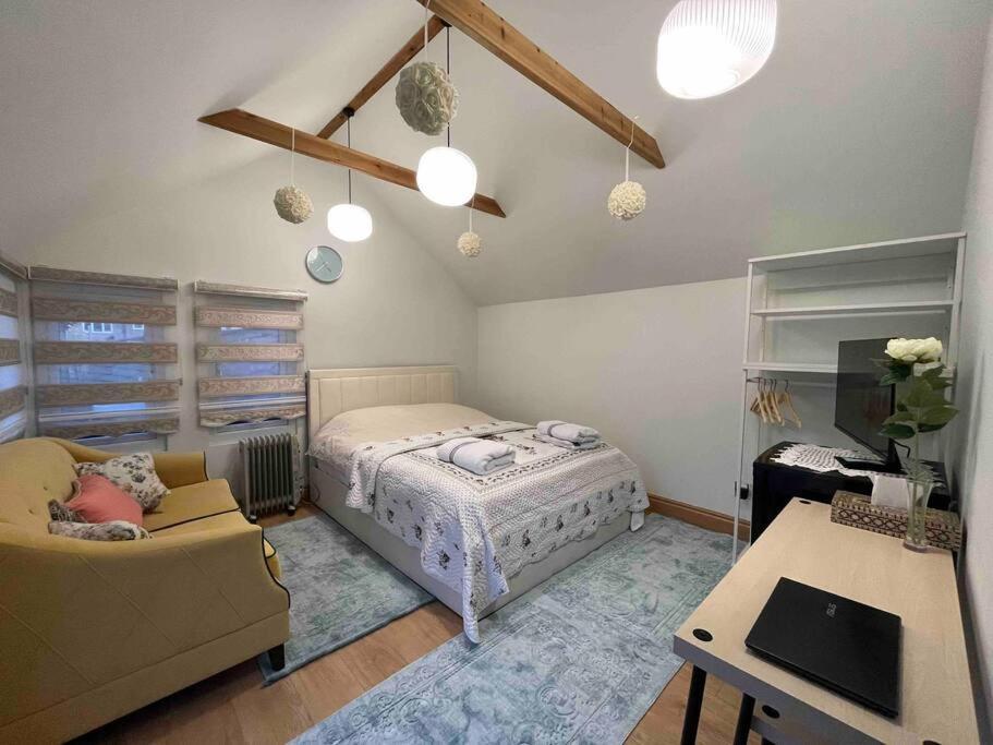 Charming Private Guest House Enfield Dış mekan fotoğraf